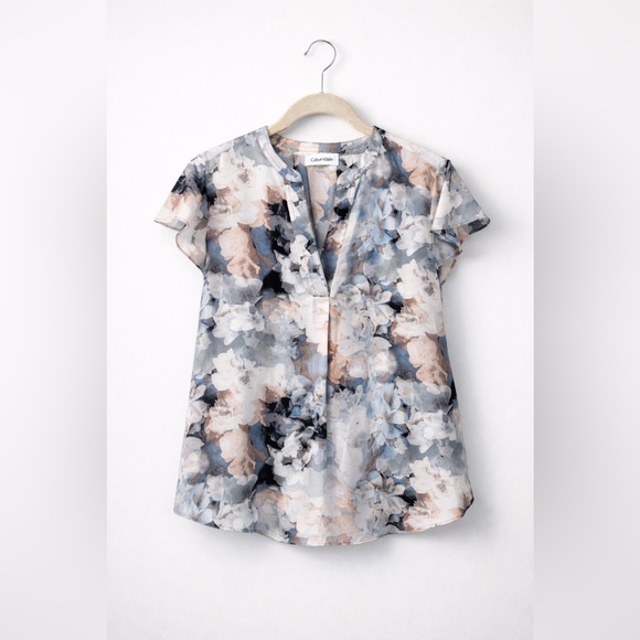 Calvin Klein Tops - Women’s Calvin Klein Blouse (Size Small)
